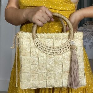 Woven tote bag